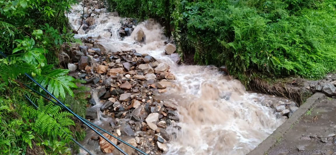 उत्तराखंड : रुद्रप्रयाग- केदारनाथ घाटी में भारी बारिश से नुकसान, तो कहीं 15 सितंबर तक वाहनों की आवजाही बंद  पूरी ख़बर