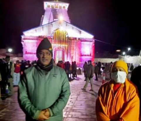 जय केदारनाथ जी की : बर्फबारी के बीच केदारनाथ धाम के कपाट शीतकाल के लिए हुए बंद, सीएम योगी व सीएम त्रिवेंद्र ने किए दर्शन