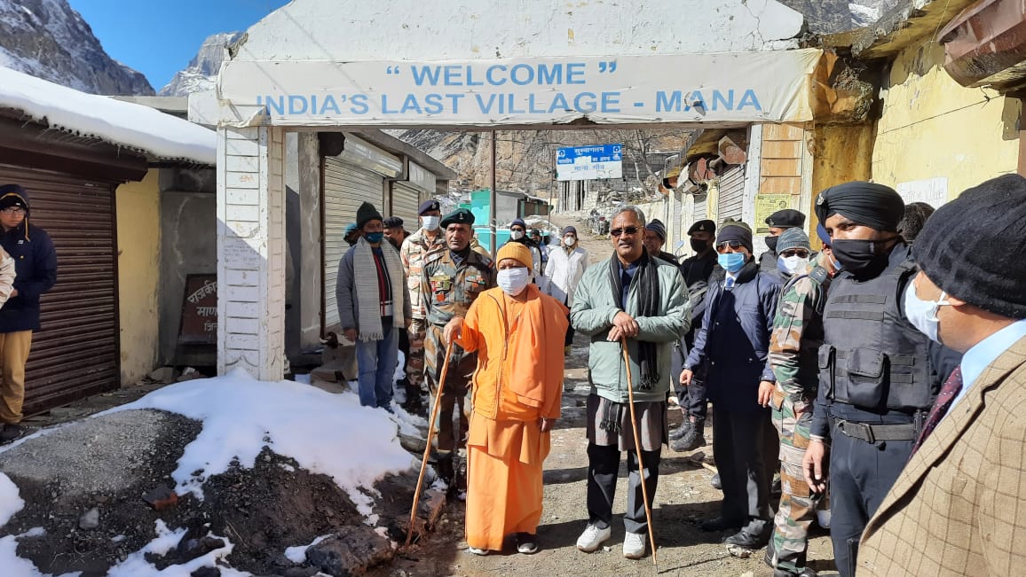 उत्तराखंड: भारत के अंतिम गांव माणा में पहुचे योगी ओर त्रिवेंद्र बोले योगी धन्यवाद त्रिवेंद्र, केदारनाथ में अदभुत परिवर्तन देखने को मिला,