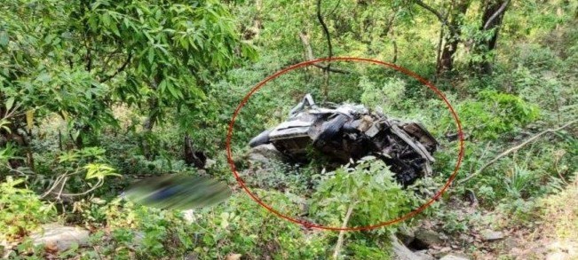 उत्तराखंड: सड़क हादसे में तीन जवान युवकों की दर्दनाक मौत, घर पर कोहराम दुःखद