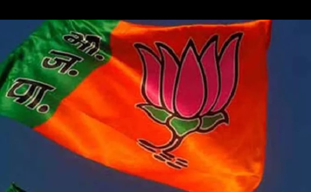 भाजपा का पलट वार ‘’कांग्रेस के वर्तमान या निवर्तमान अध्यक्ष चार दिन न सही चार घंटे के लिए ही उत्तराखंड आये तो सही