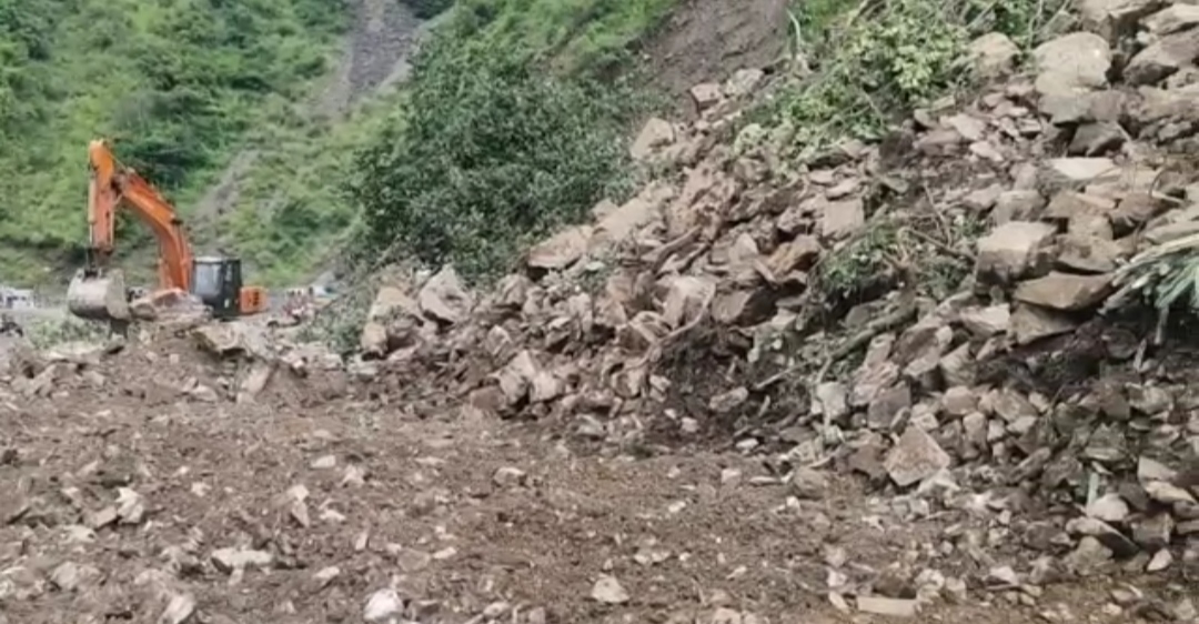 उत्तराखंड: अगर आज करना है इस नेशनल हाईवे से सफर तो जरा संभल कर