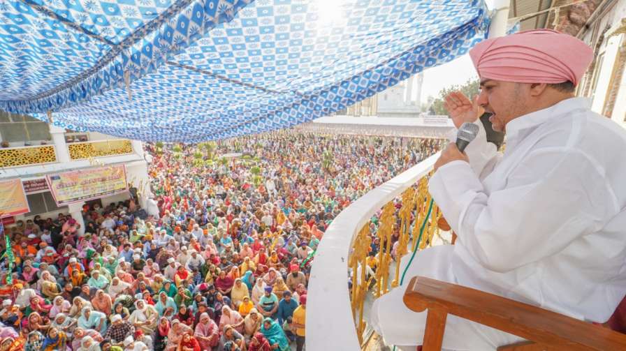 देहरादून:श्री दरबार साहिब के सज्जादानशीन श्रीमहंत देवेन्द्र दास जी महाराज ने दिए संगतों को दर्शन व आशीर्वाद,गुरुवार को होगी ऐतिहासिक नगर परिक्रमा, संगतों ने पूरी की तैयारी