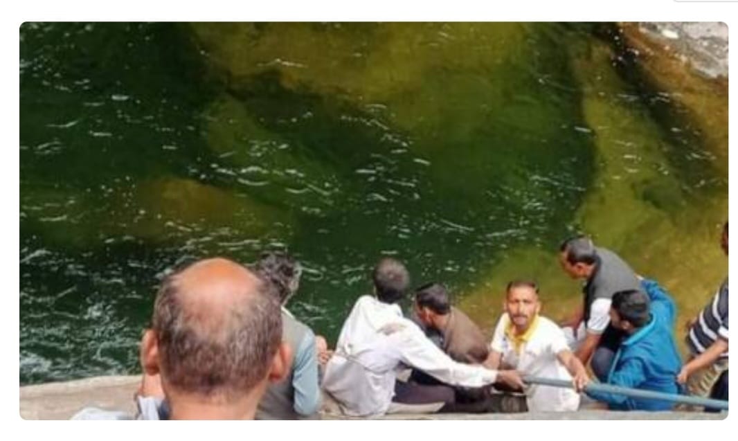 कपकोट तहसील के गोग़ना गांव में बर्थी गधेरे में नहाने गए चार युवकों में चचेरे भाई समेत 4 की मौत हो गई है।