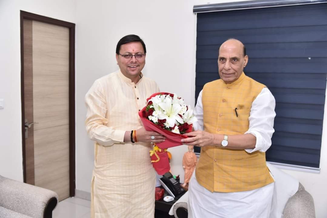 मुख्यमंत्री ने सैनिक स्कूल की स्थापना के लिए केंद्रीय रक्षा मंत्री से राज्य में सीमित संसाधन देखते हुए भारत सरकार से अवस्थापना विकास हेतु वित्तीय सहायता प्रदान किये जाने का अनुरोध किया।