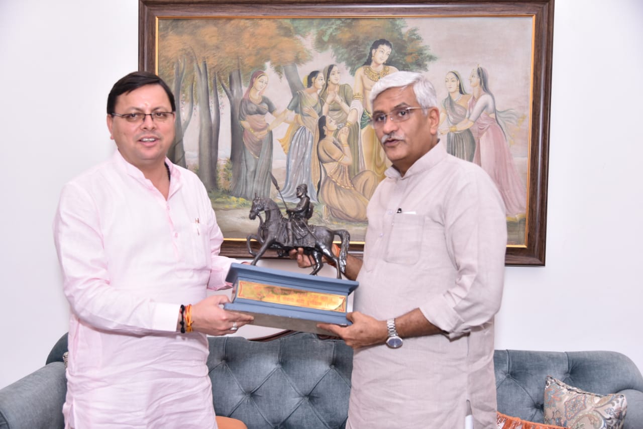 मुख्यमंत्री ने जमरानी बाँध परियोजना पर शीघ्र कार्य प्रारम्भ कराये जाने के लिए प्रस्तावित परियोजना को प्रधानमंत्री कृषि सिंचाई योजना (वृहत सिंचाई) के अन्तर्गत स्वीकृति प्रदान करने का अनुरोध किया