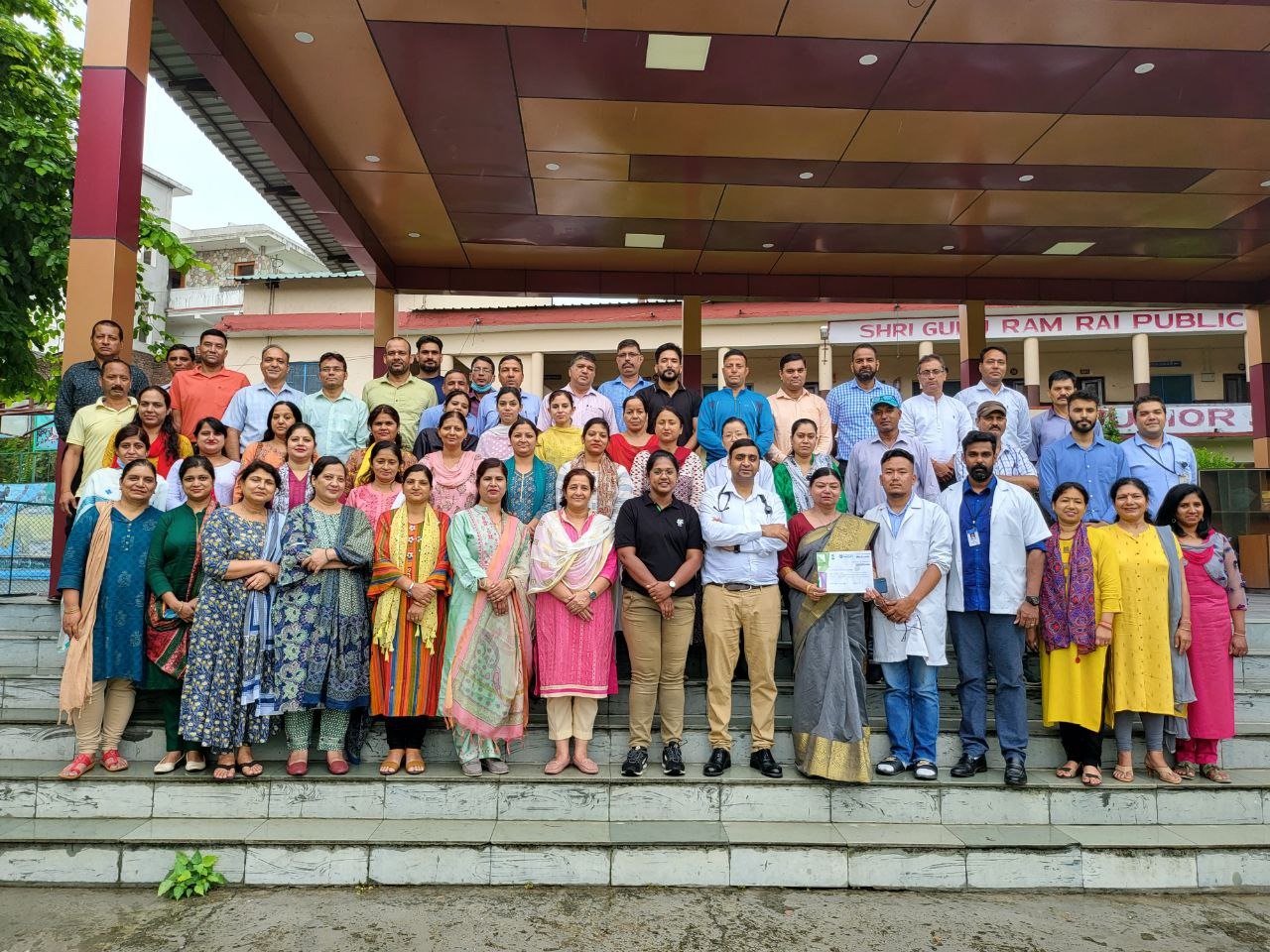 अध्यापकों ने जाना इमरजेंसी पड़ने पर ह्दय रोगियों को कैसे दे सकते हैं सीपीआर, डॉ तनुज भाटिया ने श्री महंत इन्दिरेश अस्पताल के चेयरमैन श्रीमहंत देवेन्द्र दास जी महाराज का आभार व्यक्त करते हुए कहा कि महाराज जी ने साल 2014 से अब तक अस्पताल के कॉर्डियोलॉजी विभाग को बड़ी से बड़ी मशीनें, तकनीकी सेवाएं व मार्डन उपचार उपलब्ध करवाया है