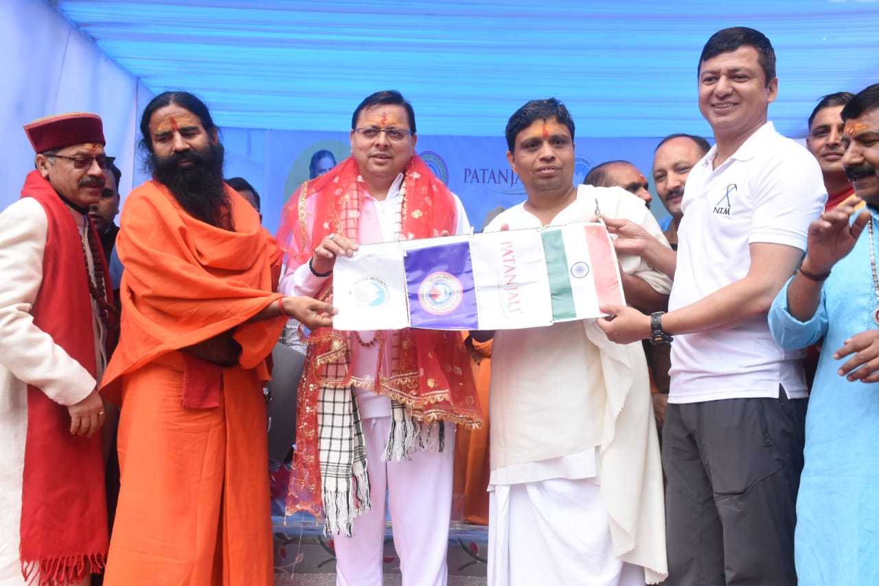 योग गुरु स्वामी रामदेव ने कहा कि मुख्यमंत्री पुष्कर सिंह धामी के नेतृत्व में उत्तराखंड आध्यात्म एवं सांस्कृतिक राजधानी बनने जा रहा है