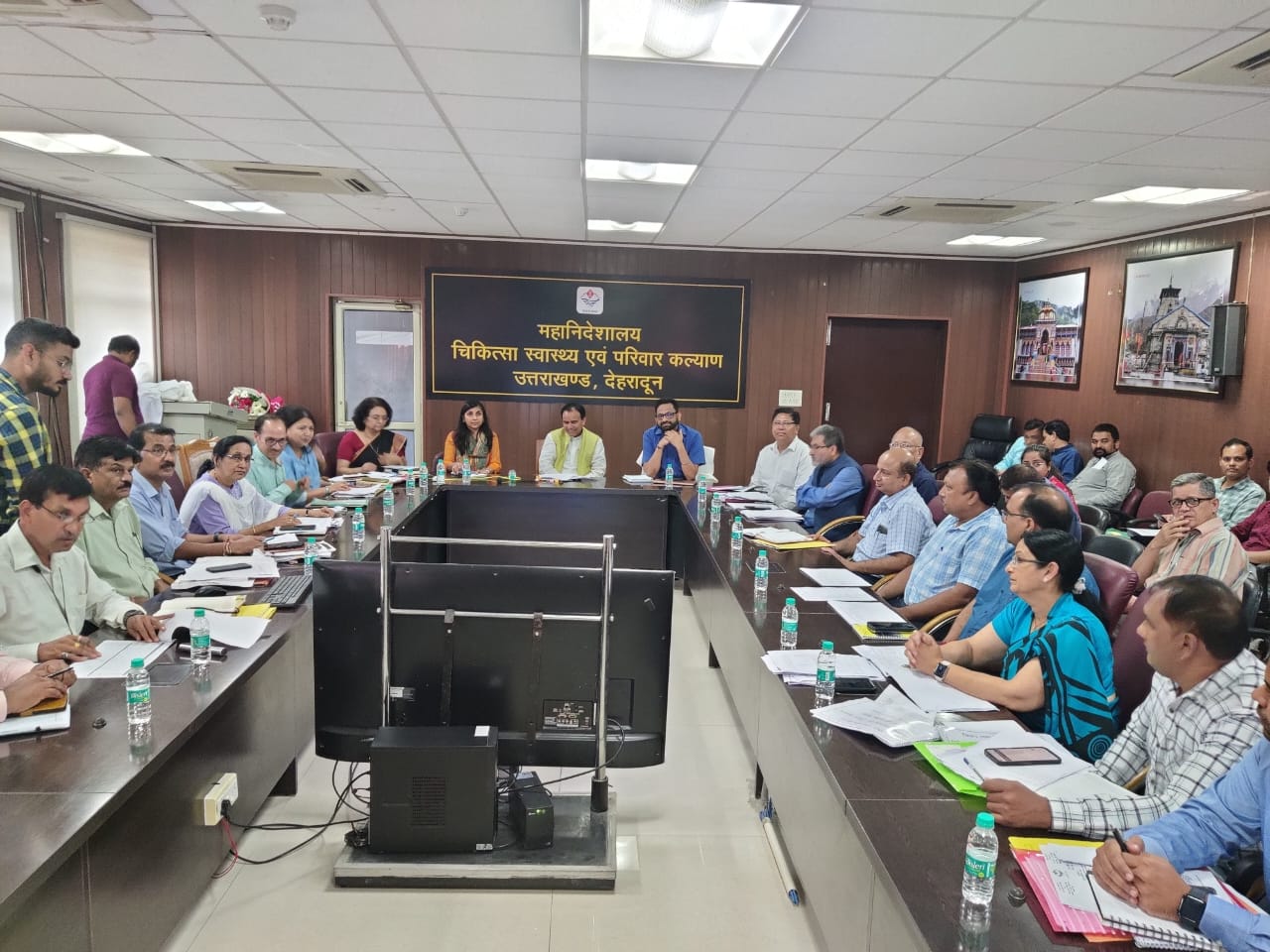 श्रीनगर में खुलेगा सेंटर ऑफ एक्सीलेंस ब्लड बैंकः डॉ. धन सिंह रावत  , कहा , ग्राम पंचायत स्वीत के गहड़ में नर्सिंग कॉलेज बनायेगी सरकार