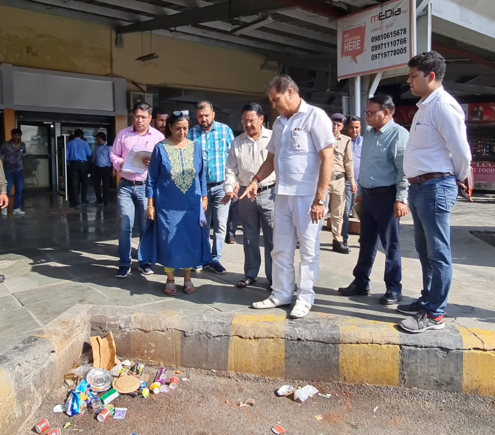 डॉ अग्रवाल ने आईएसबीटी परिसर पर नाले में जमा पानी पर भी नाराजगी व्यक्त करते हुए अधिकारियों को.. उनका काम याद दिलाया…