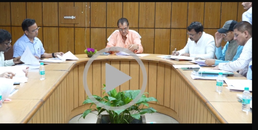 आवास एवं नगर विकास प्राधिकरण के अंतर्गत आने वाले कोई भी विषय लम्बित ना रहे इसके लिए लगभग प्रत्येक 3 माह में एक बोर्ड बैठक सुनिश्चित की जाए: अग्रवाल