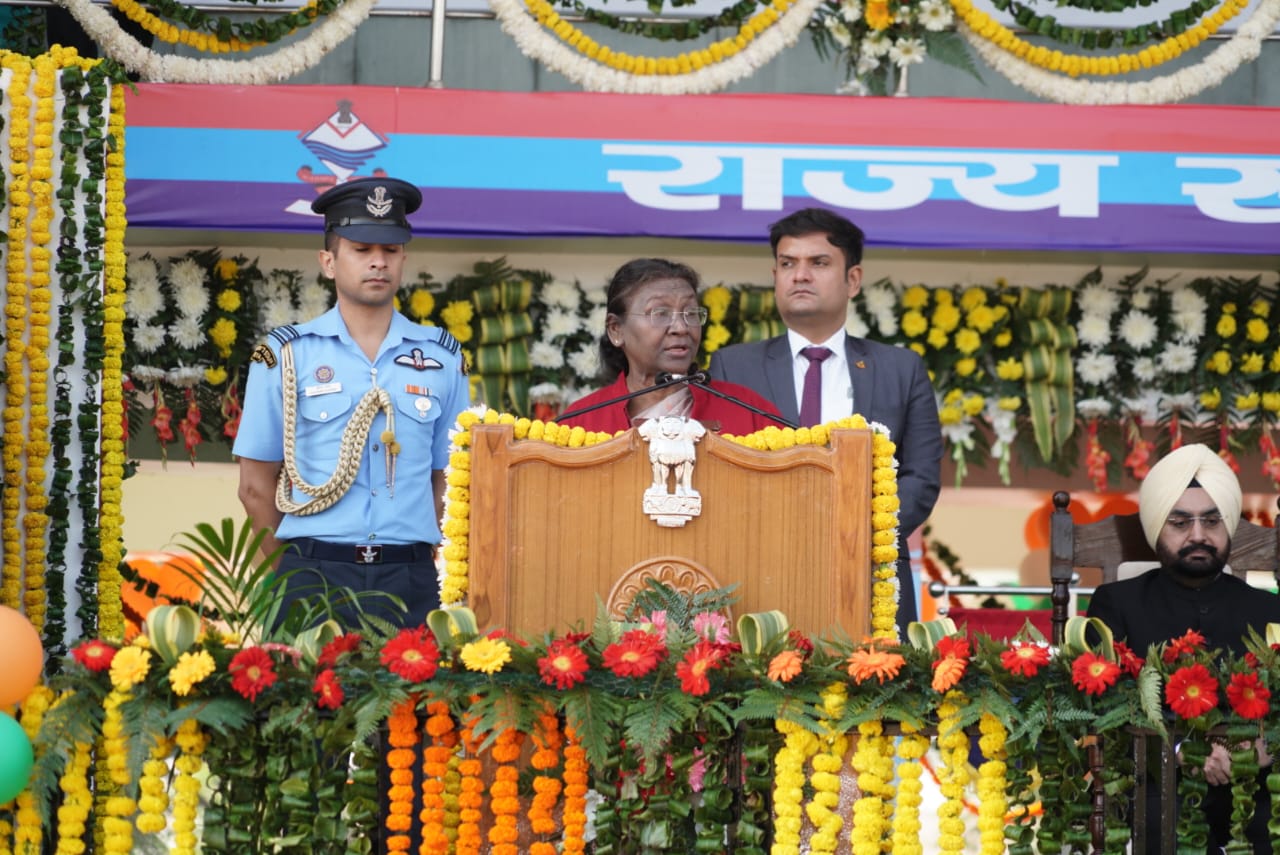निवेशकों में उत्तराखंड के प्रति बढ़ते उत्साह को कार्यरूप देने के लिए प्रयास किए जा रहे हैं। इन प्रयासों से उत्तराखंड के युवाओं के लिए रोजगार के अवसर बढ़ेंगे : राष्ट्रपति द्रौपदी मुर्मु