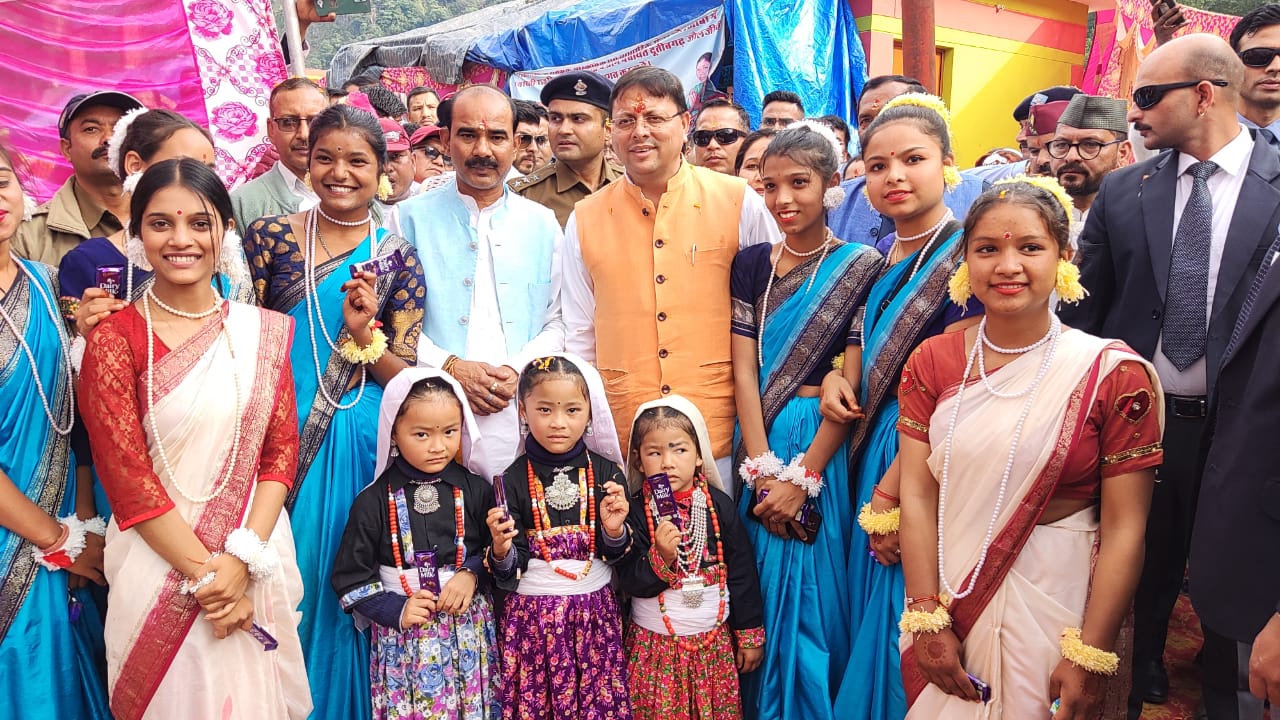 सीमांत क्षेत्र के गांवों का सतत विकास हमारी प्राथमिकता में शामिल है, जिसे लगातार बढ़ाया जा रहा है: धामी