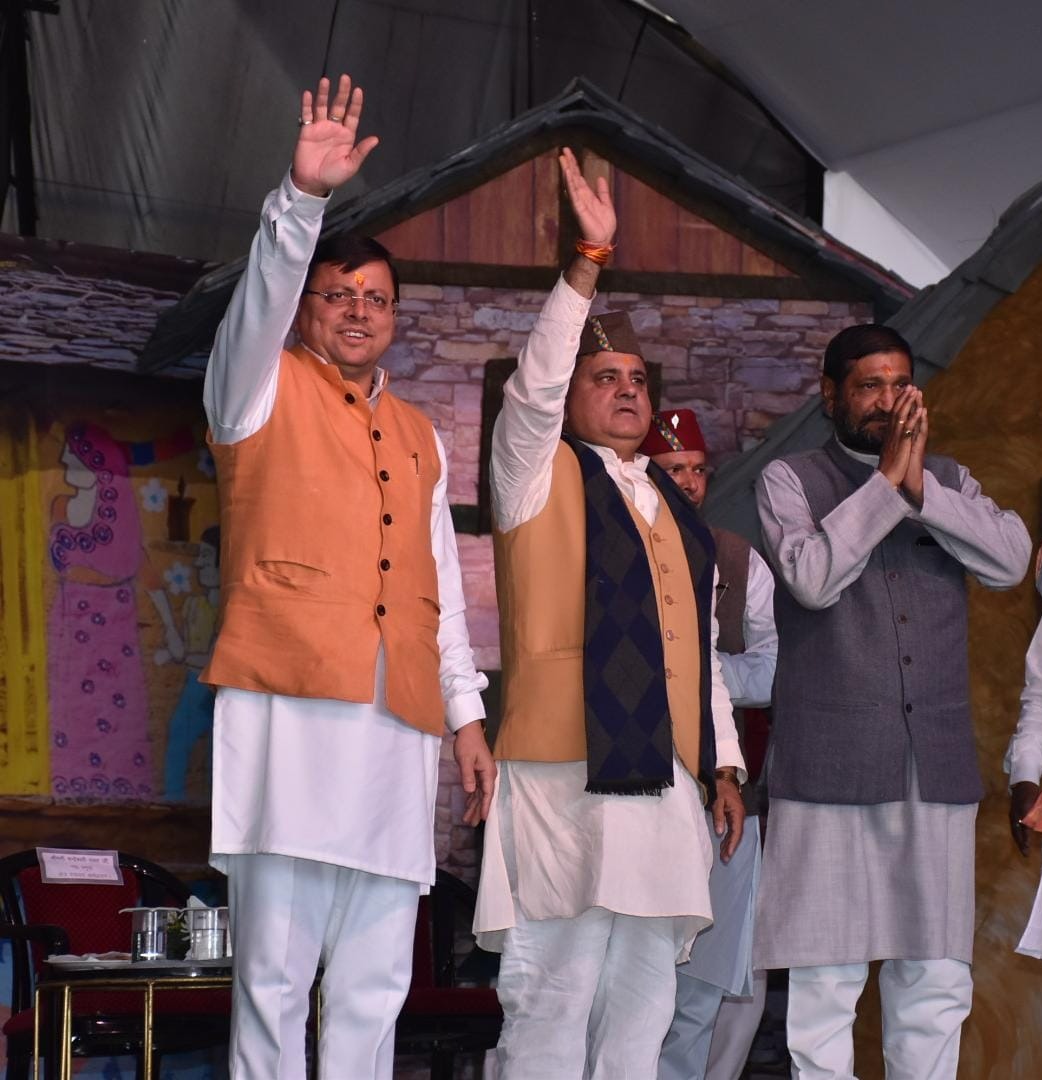 रोड कनेक्टिविटी, रेल कनेक्टिविटी, रोपवे कनेक्टिविटी, हवाई कनेक्टिविटी सहित ऊर्जा एवं जल संरक्षण के क्षेत्र में विशेष कार्य किए जा रहे हैं: धामी