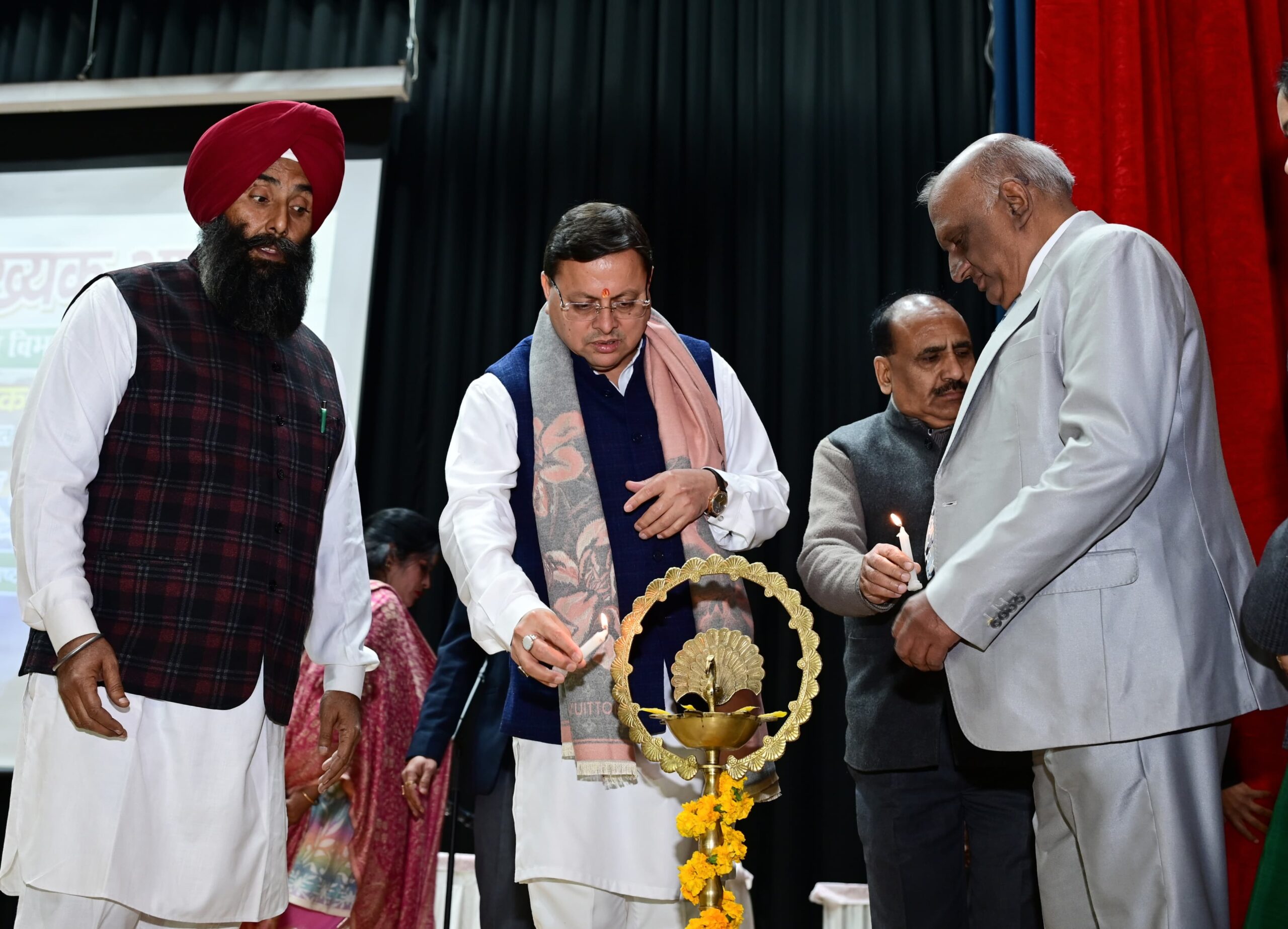 आर्थिक व शैक्षणिक विकास के लिए अल्पसंख्यक विकास निधि की स्थापना की :धामी