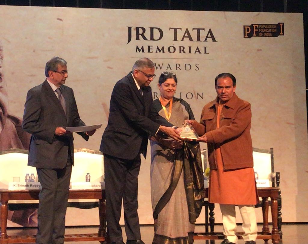 बधाई उत्तराखंड : स्वास्थ्य मंत्री डॉ. रावत ने ग्रहण किया टाटा मेमोरियल अवार्ड
