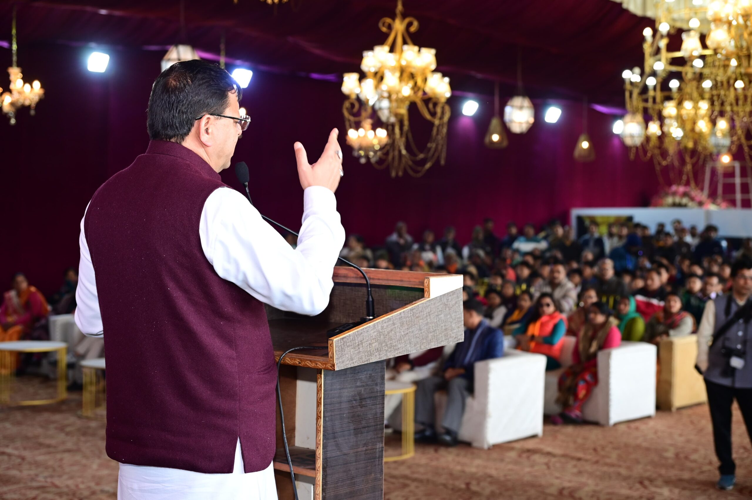 मुख्यमंत्री धामी ने कहा कि प्रधानमंत्री मोदी की प्रेरणा से हमारी सरकार भी उत्तराखंड को देश का श्रेष्ठ राज्य बनाने के लिए दिन रात कार्य कर रही है