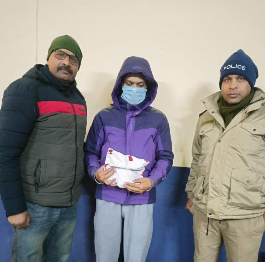 अभियुक्त के कब्जे से 910 ग्राम अवैध चरस बरामद पढ़े पूरी ख़बर…