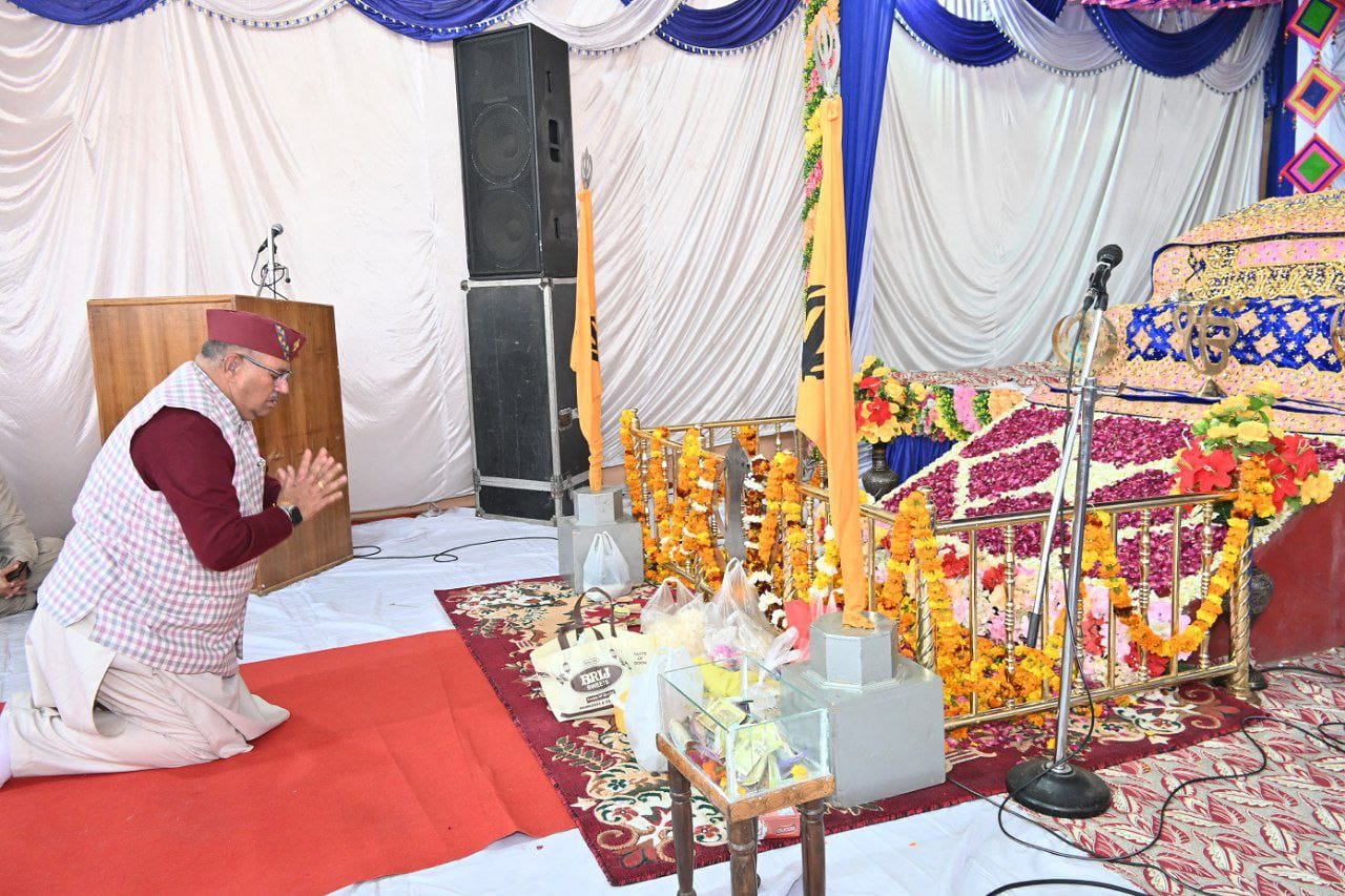 गुरुद्वारा डाकरा बाजार गढ़ी कैंट में आयोजित मकर संक्रांति का सालाना गुरमत समागम कार्यक्रम में कैबिनेट मंत्री गणेश जोशी ने किया प्रतिभाग