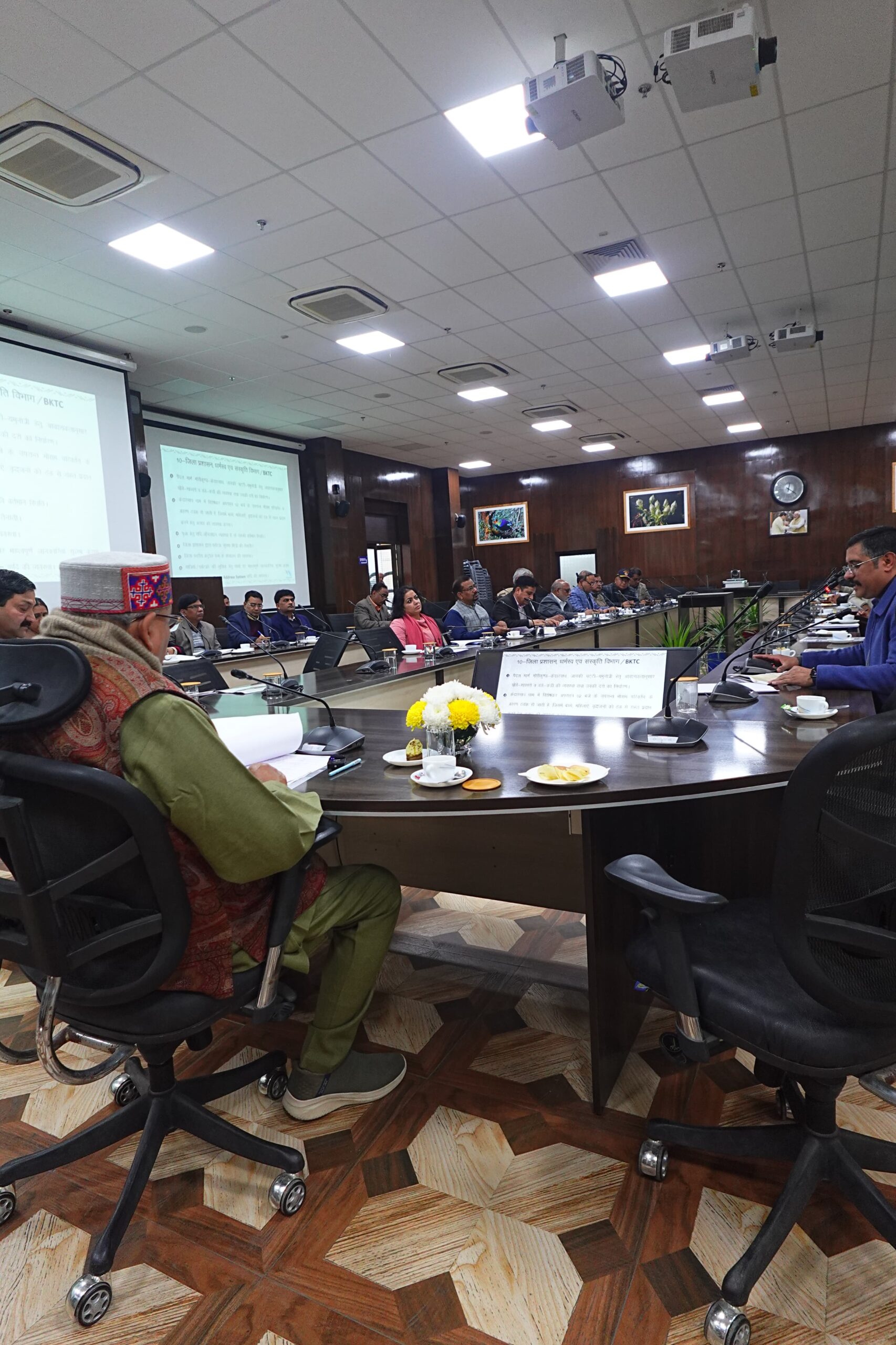 वैकल्पिक मार्गो को चुस्त दुरुस्त करने के दिए महाराज ने निर्देश