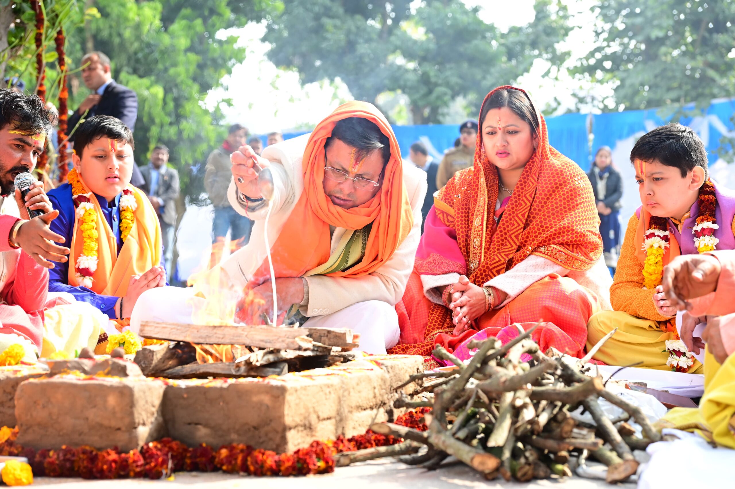 प्रभु श्री रामलला की प्राण प्रतिष्ठा के अवसर पर मुख्यमंत्री धामी ने टपकेश्वर से वर्चुअल दर्शन कर प्रभु श्रीराम से प्रदेश की सुख-समृद्धि और खुशहाली की प्रार्थना की…