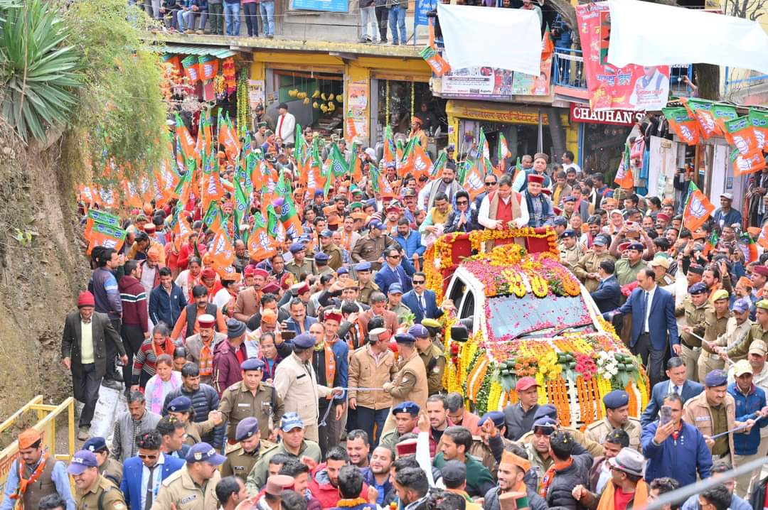 बड़कोट से रामलीला मैदान तक आयोजित रोड शो उमड़ा जनता का सैलाब