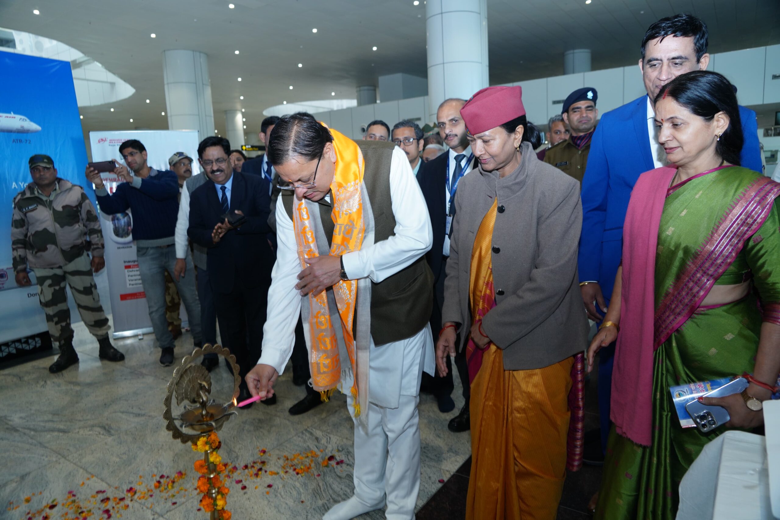 प्रधानमंत्री के नेतृत्व में हवाई सेवा क्षेत्र सहित प्रत्येक क्षेत्र में हुई है अभूतपूर्व प्रगति: मुख्यमंत्री धामी