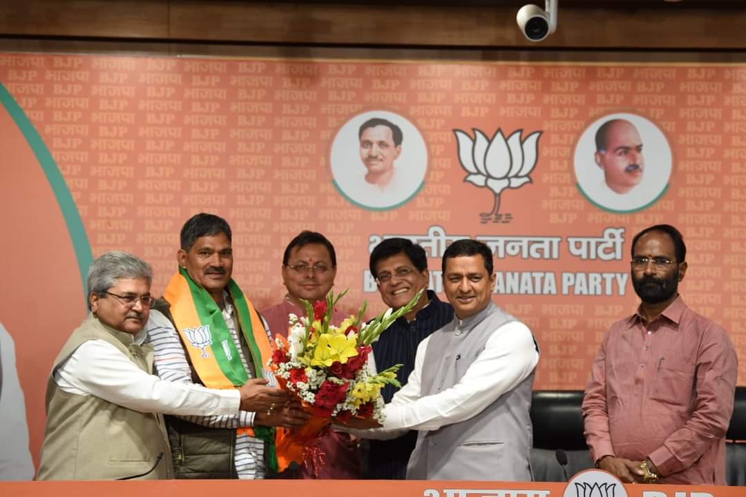 लोकसभा चुनाव से पहले कांग्रेस को दे रहे धामी झटके पर झटका, राजेंद्र भंडारी को कराया बीजेपी में शामिल, उत्तराखंड हो रहा है कांग्रेस मुक्त ..