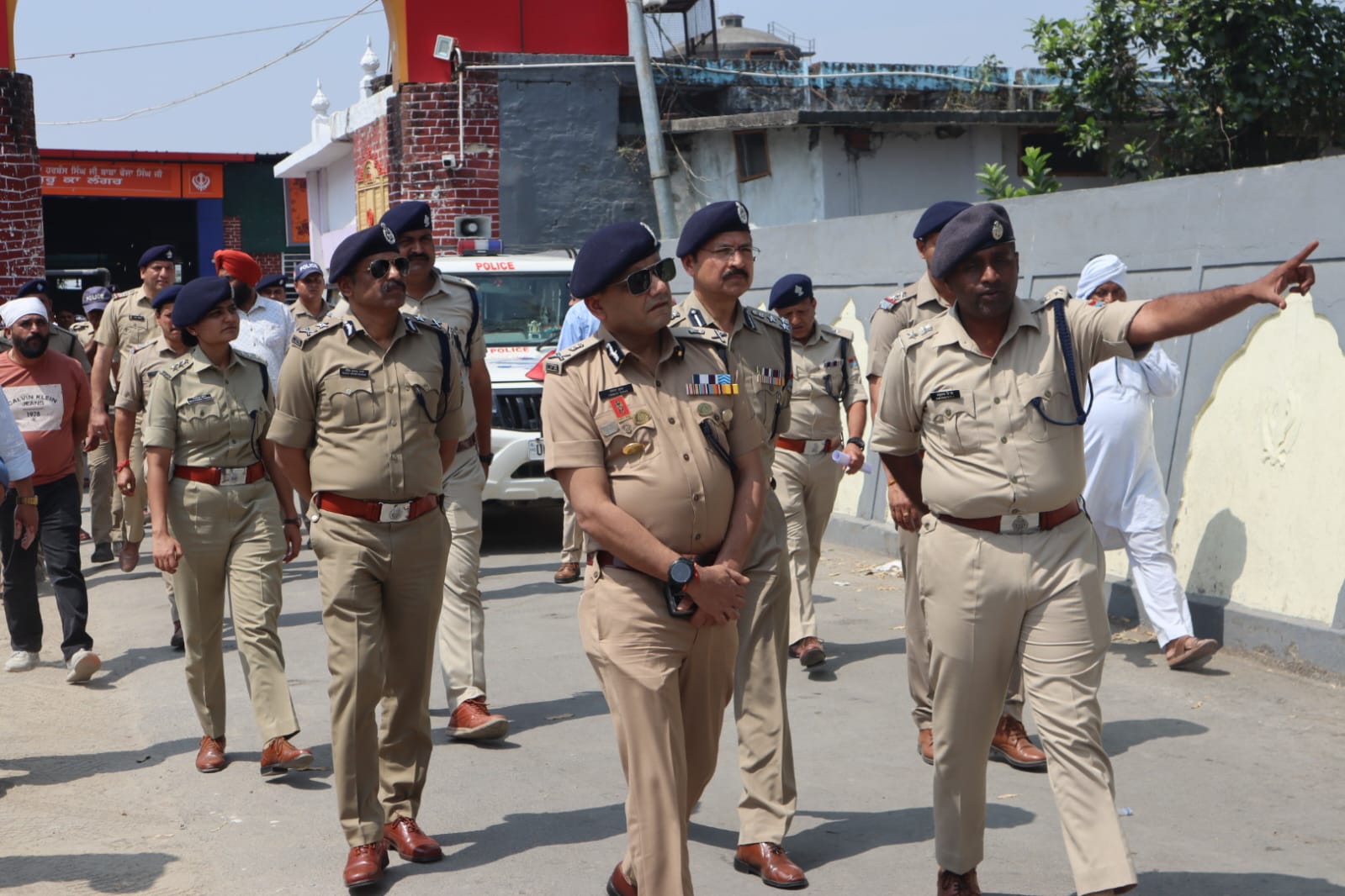 पुलिस महानिदेशक द्वारा जिले के सभी अधिकारियों के साथ गोष्ठी कर घटना के त्वरित खुलासे हेतु दिए गए सख्त दिशा निर्देश..