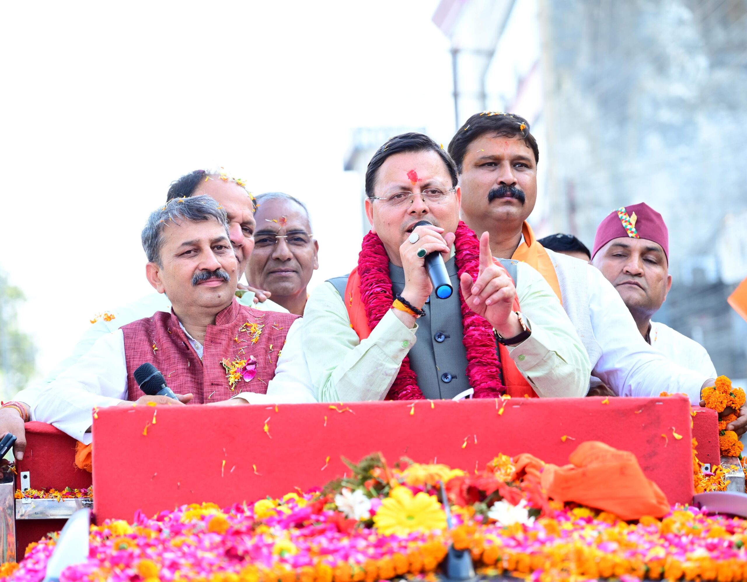 मुख्यमंत्री ने पहली बार मतदान करने वाले युवाओं से अपील करते हुए कहा कि हर किसी को मतदान में जरूर भाग लेना है और हिमालयी राज्यों के बीच सबसे अधिक मतदान का रिकॉर्ड बनाना है