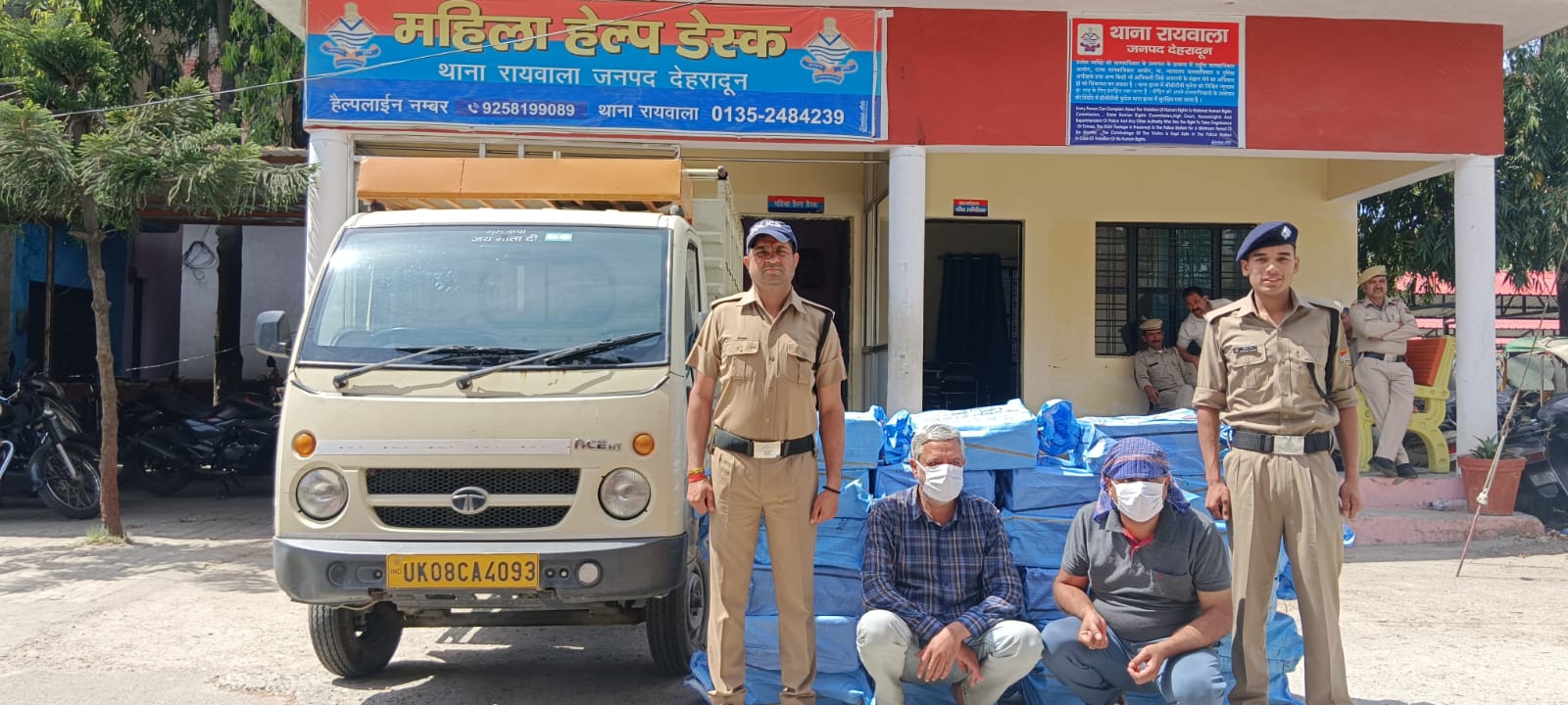 अवैध रूप से शराब की तस्करी में लिप्त अभियुक्तो के विरुद्ध दून पुलिस की कार्यवाही जारी