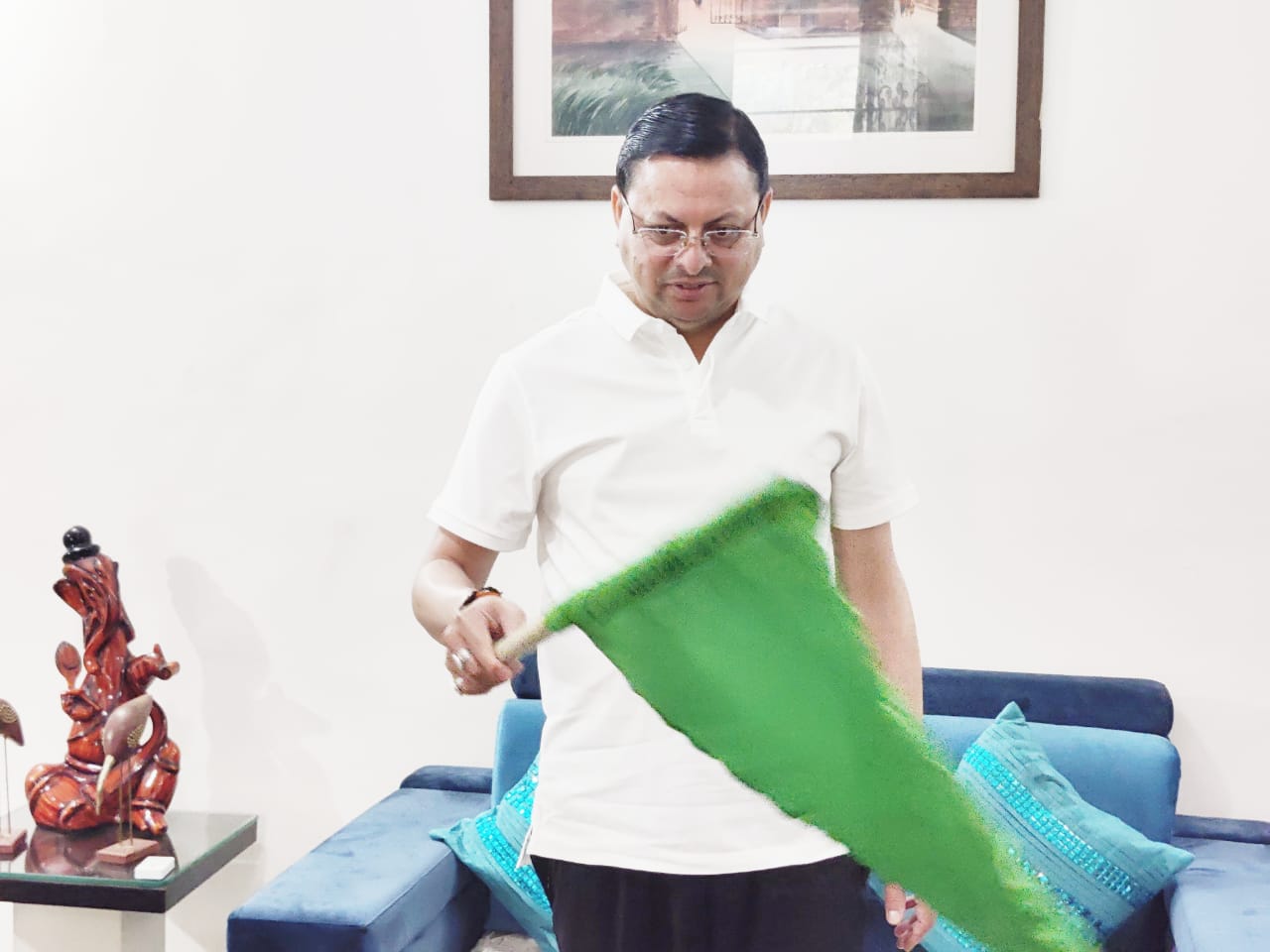 मुख्यमंत्री ने बाबा केदारनाथ डोली यात्रा के साथ चलने वाले ’मुख्य सेवक के भंडारा कार्यक्रम को हरी झण्डी दिखाकर किया रवाना