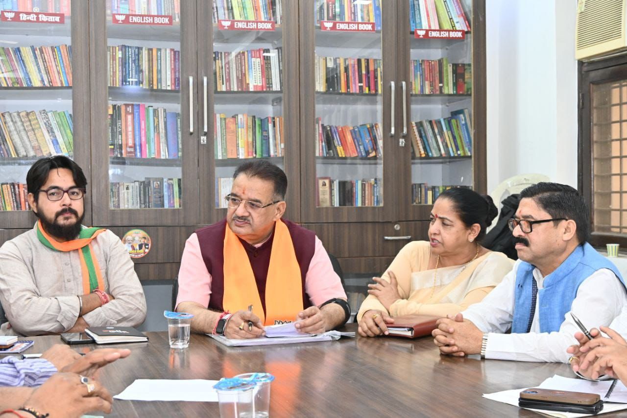 मंत्री जोशी ने अधिक से अधिक मतों से मनोज तिवारी को विजय दिलाने की अपील की   