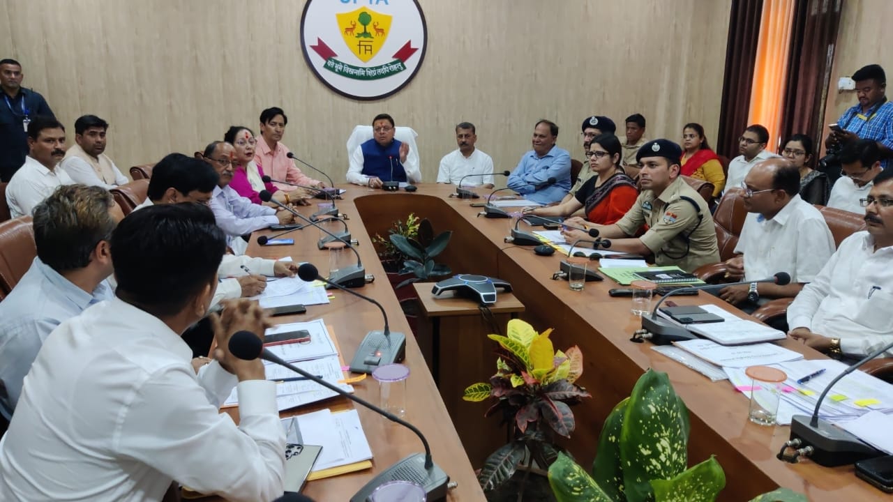 मुख्यमंत्री धामी ने शनिवार को की कुमाऊँ मण्डल में पेयजल, विद्युत आपूर्ति सहित विभिन्न विकास कार्यों की समीक्षा दिए ये निर्देश
