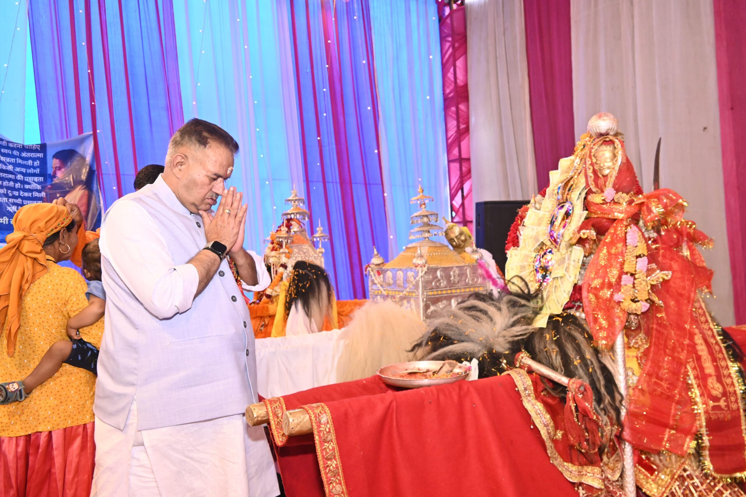नाग मंदिर में मंत्री गणेश जोशी ने दर्शन पूजन कर नाग देवता का लिया आर्शीवाद, प्रदेशवासियों की सुख समृद्धि की कामना