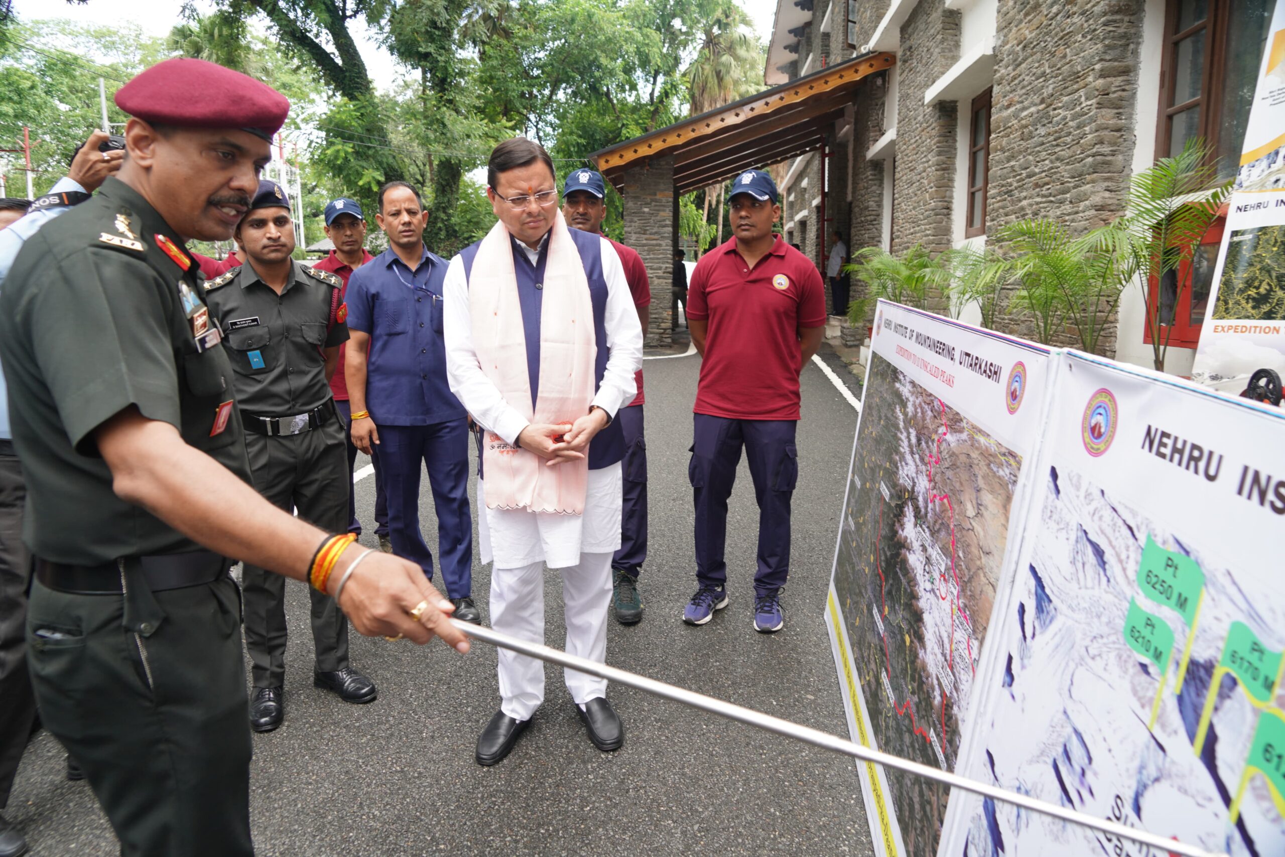 मुख्यमंत्री ने निम के पर्वतारोहण अभियान का किया फ्लैग ऑफ