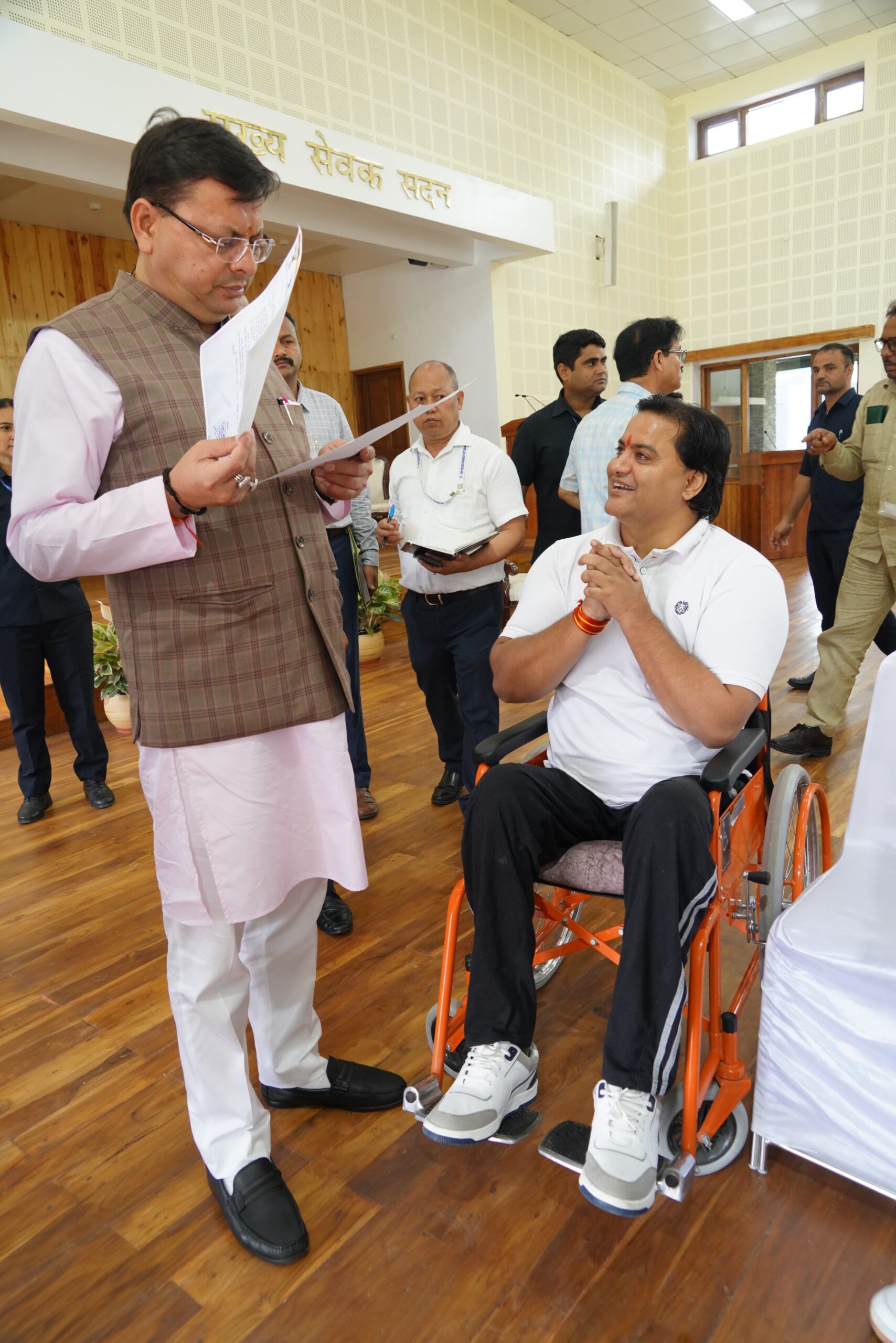 मुख्यमंत्री ने कहा कि जन समस्याओं का त्वरित समाधान करना सरकार की प्राथमिकता है। अधिकारियों को स्पष्ट निर्देश दिये गये हैं कि जनहित के कार्यों को प्राथमिकता में रखा जाए