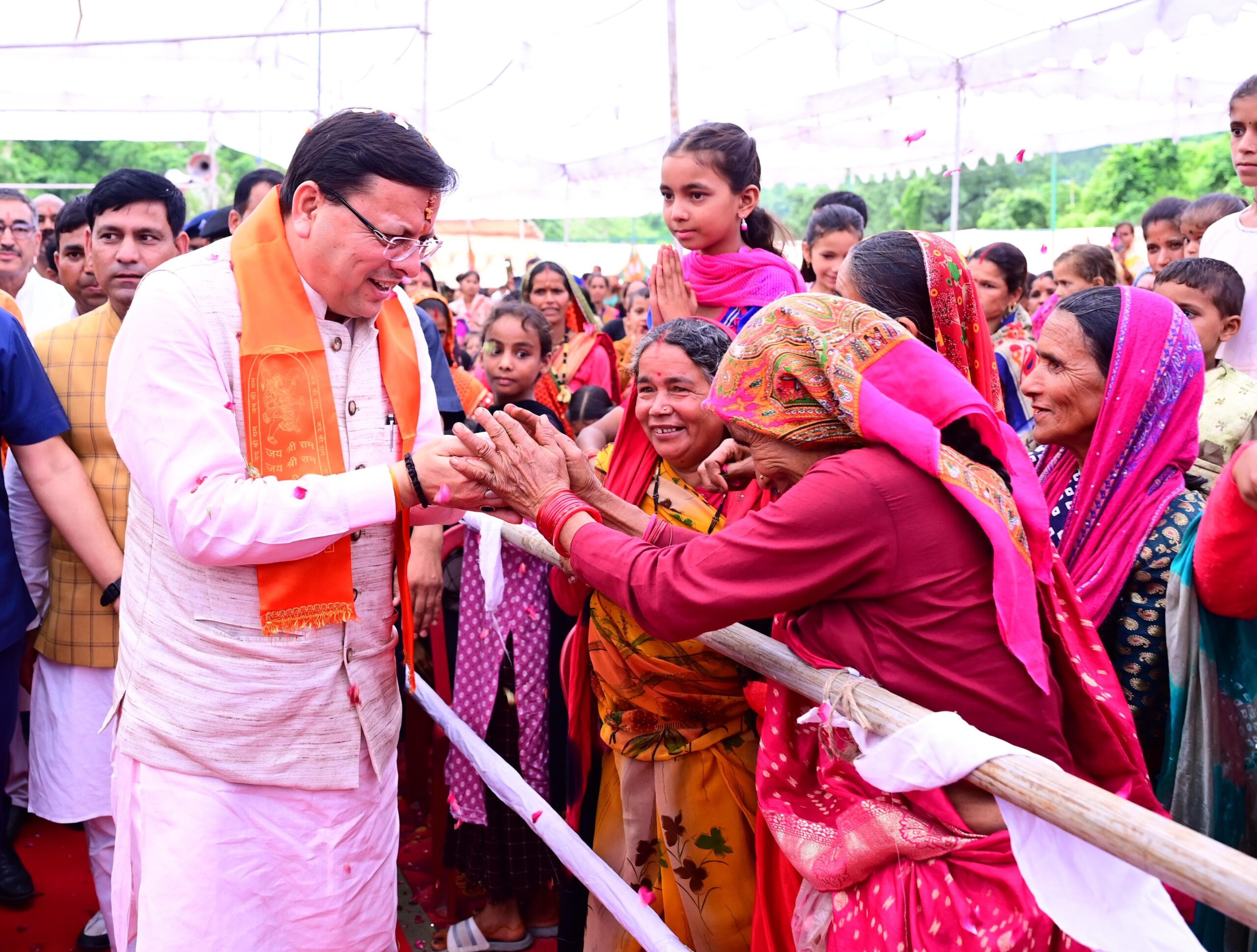 मुख्यमंत्री धामी ने कहा कि राज्य सरकार महिला सशक्तिकरण पर पूर्ण प्रतिबद्धता के साथ कार्य कर रही है