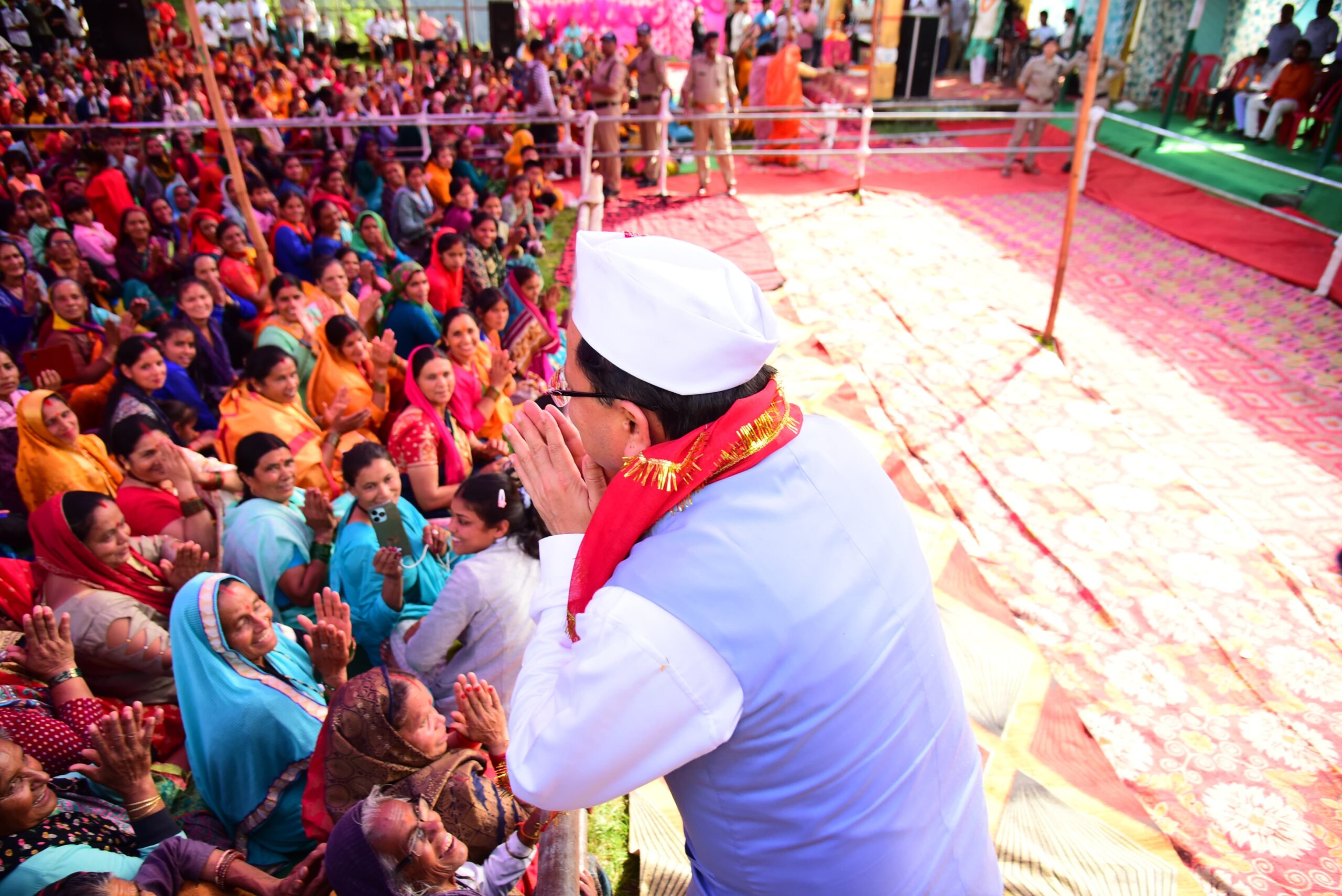 सरकार ने जहां एक ओर नकल विरोधी कानून बनाकर राज्य में भर्ती परीक्षाओं में नकल करवाने वाले 100 से अधिक दोषियों को जेल भेजने का काम किया है : धामी