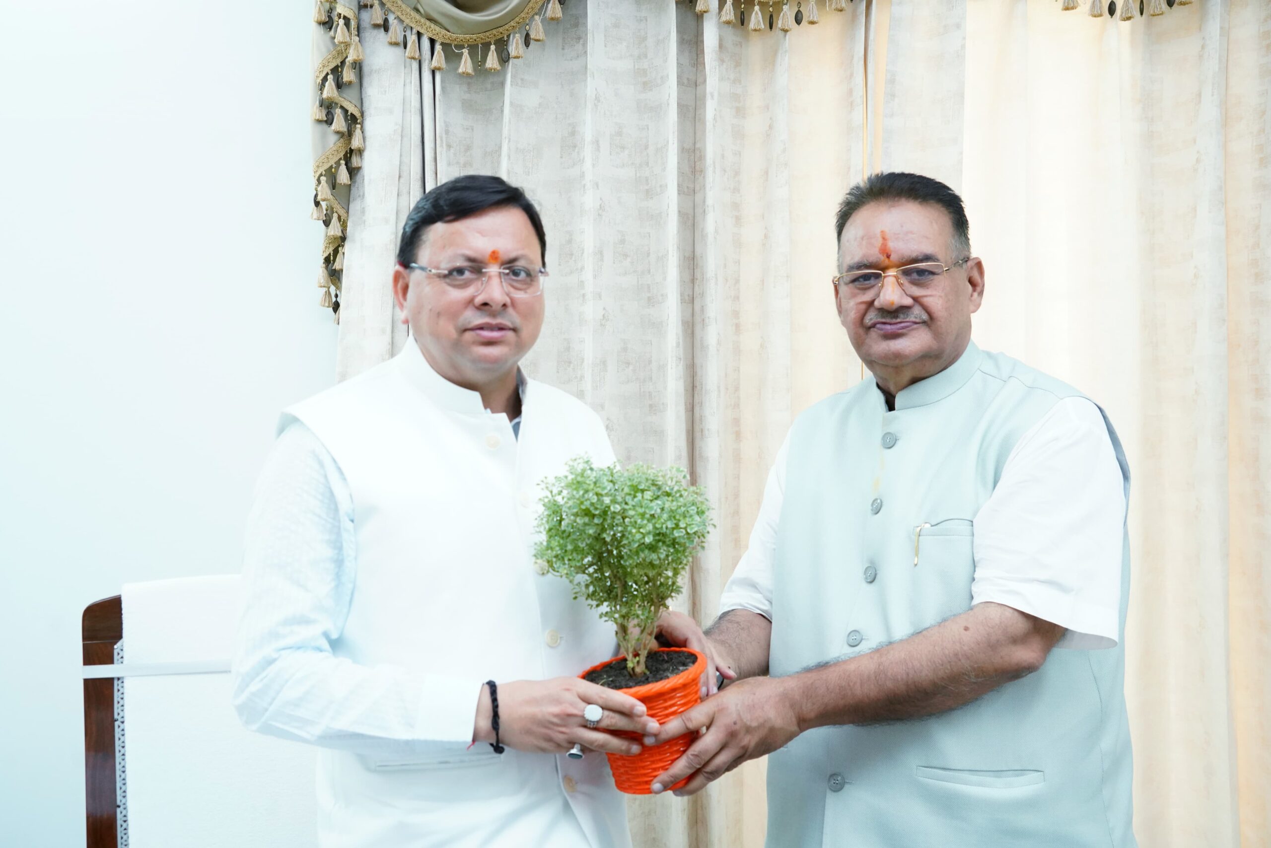 मुख्यमंत्री धामी ने रुद्रप्रयाग में हुई वाहन दुर्घटना में मृतकों के आश्रितों को दो-दो लाख की आर्थिक सहायता प्रदान करने के निर्देश दिये हैं   