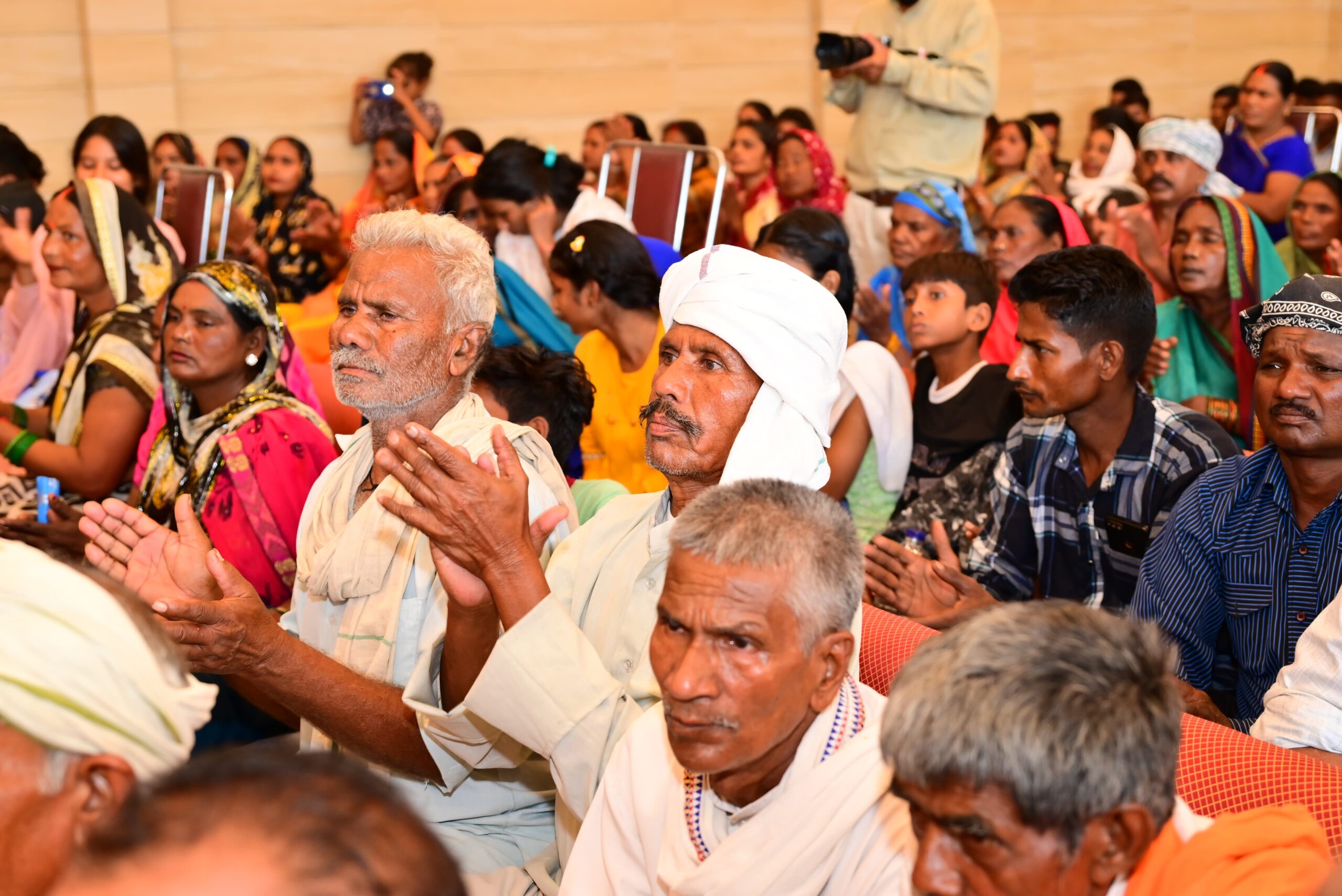 मुख्यमंत्री ने कहा कि समाज के अंतिम पंक्ति में खड़े व्यक्ति तक विकास का लाभ पहुंचाने का हमारा संकल्प है