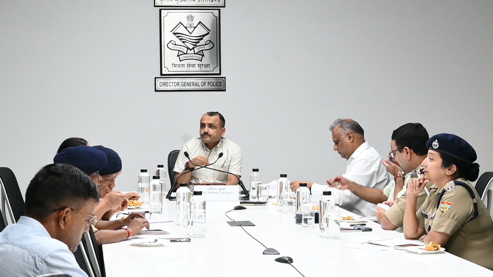 डीजीपी की जिला प्रभारियों को चेतावनी : 90 दिन में वर्तमान स्तर से सुधार नहीं होता है तो सम्बन्धित क्षेत्राधिकारी एवं थानाध्यक्ष के विरूद्ध प्रतिकूल कार्यवाही अमल में लायी जायेगी   