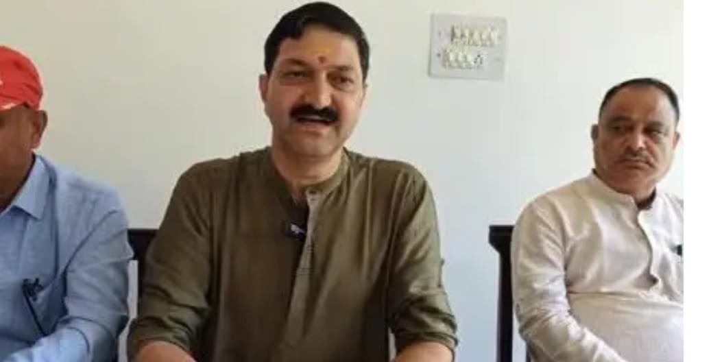 धामी सरकार,मंदिर समिति और प्रशासन ,धाम पहुंच रहे यात्रियों को बेहतर से बेहतर सुविधाएं देने के लगातार प्रयासरत है