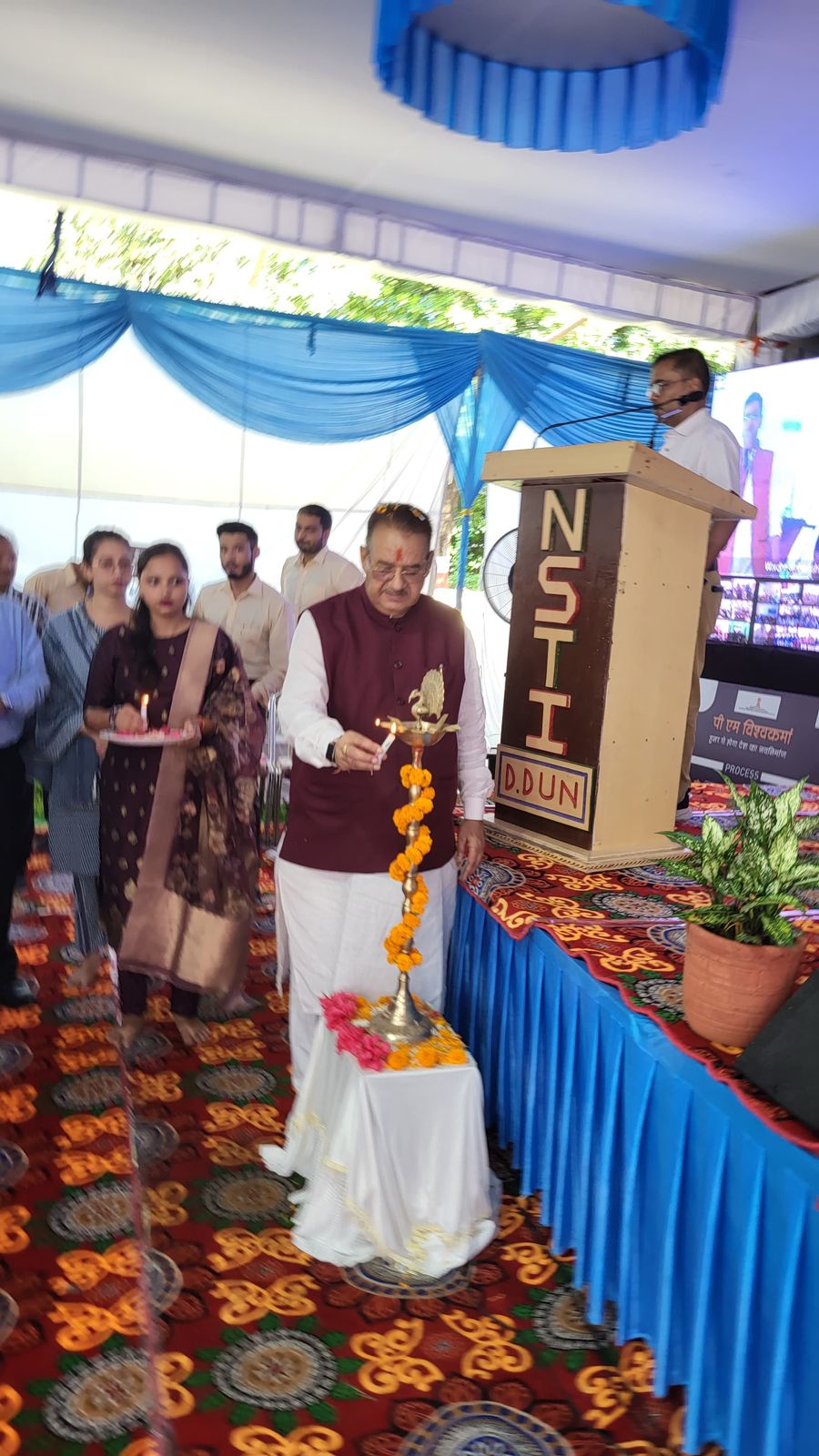 पीएम विश्वकर्मा योजना की पहली वर्षगांठ पर देहरादून के निरंजपुर स्थित राष्ट्रीय कौशल प्रशिक्षण संस्थान में आयोजित किया गया कार्यक्रम
