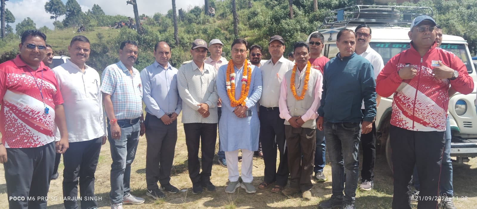 छात्र-छात्राओं एवं स्थानीय जनता नें पारम्परिक वाद्य यन्त्रों एवं फूल मालाओं से मुख्य अतिथि महेन्द्र राणा का स्वागत किया