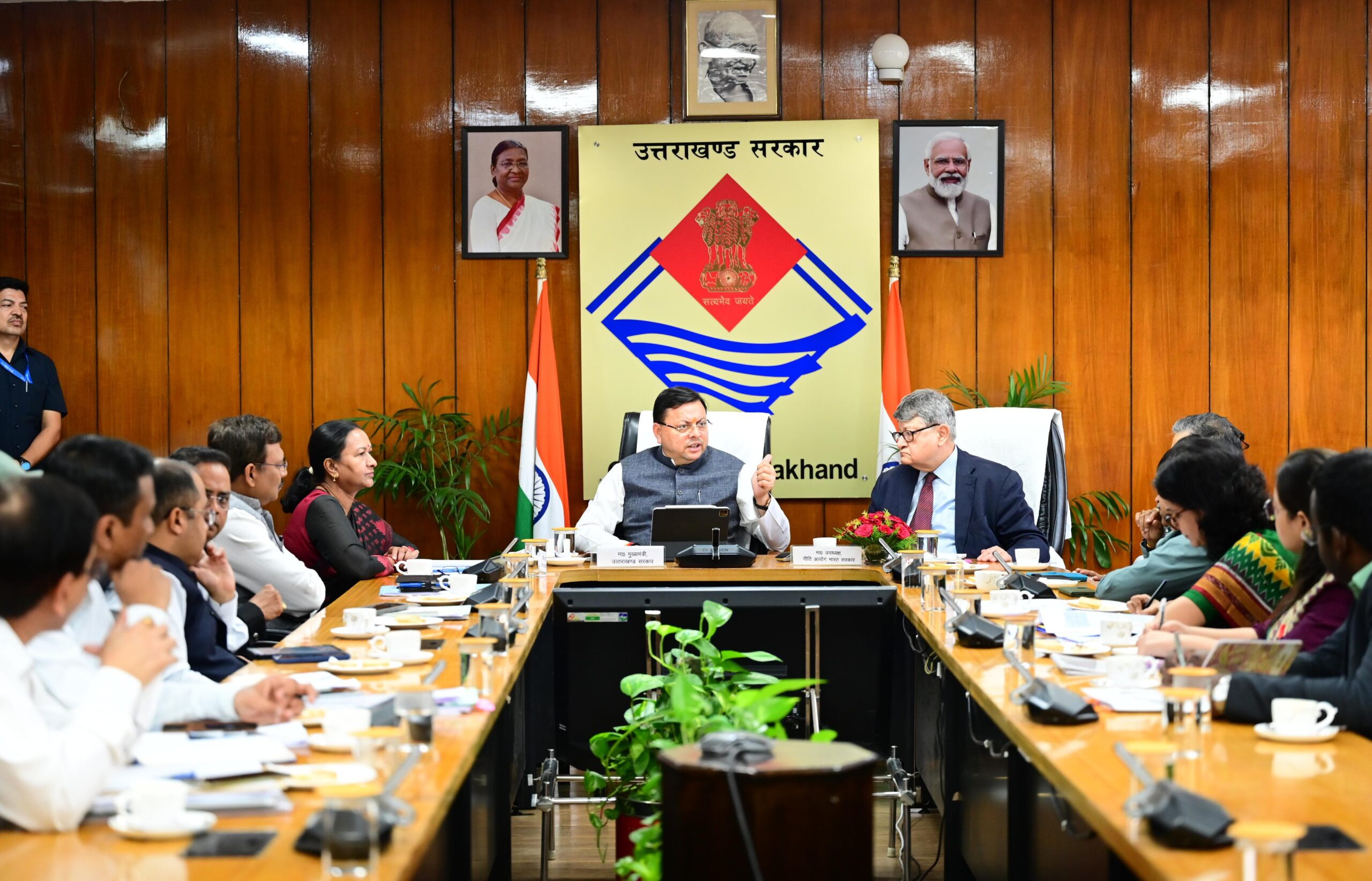 राज्य के आकांक्षी जनपदों और विकासखण्डों के विकास के लिए भी नीति आयोग द्वारा हर संभव सहयोग दिया जायेगा