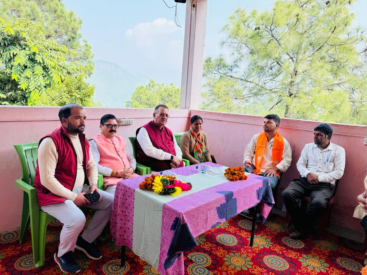 केदारनाथ विधानसभा के ग्राम सभा नारी में कैबिनेट मंत्री गणेश जोशी ने सभा को किया संबोधित