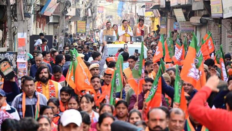 केजरीवाल सरकार ने पिछले 10 सालों में कई घोटाले किए। कभी शराब घोटाला तो कभी मुहल्ला क्लीनिक, बस और दवा घोटाला तो कभी शीशमहल घोटाले के नाम पर दिल्ली सरकार हमेशा सुर्खियों में छाई रही।   