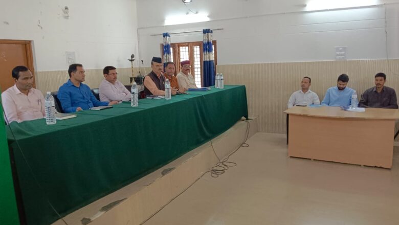 प्रशासन घर-घर राशन वितरण को बना चुका था प्लान
