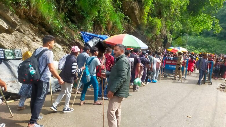 जिला प्रशासन द्वारा चारधाम यात्रा पर आने वाले समस्त यात्रियों से अपील की गई है कि वे मौसम विभाग द्वारा जारी पूर्वानुमान की जानकारी अवश्य प्राप्त कर ही यात्रा के लिए प्रस्थान करें